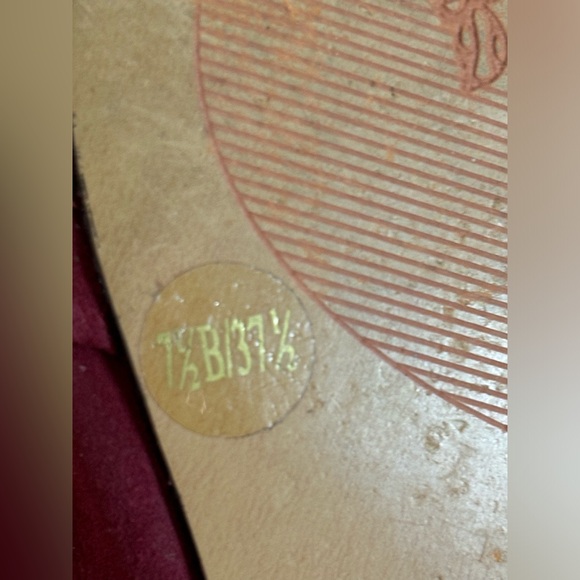 Vince Camuto - Picture 4 of 4